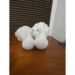 Lladro turtle doves kissing 1169 anniversary wedding present